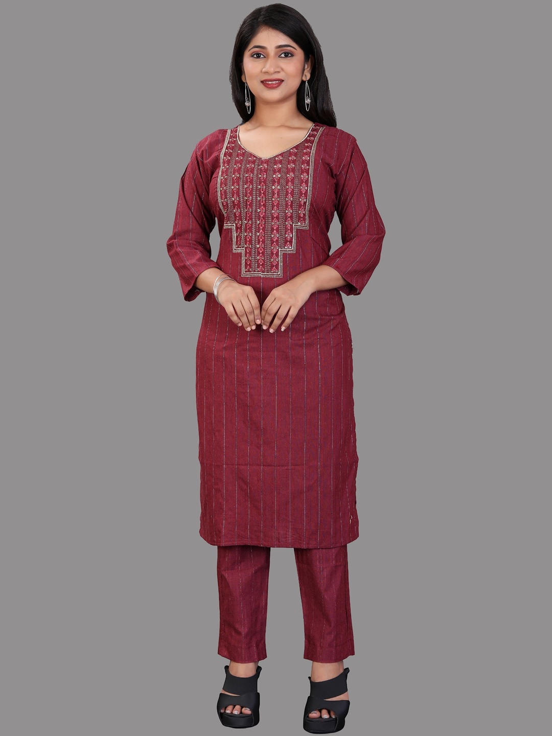 

APNISHA Floral Embroidered Straight Kurta with Pyjamas, Maroon