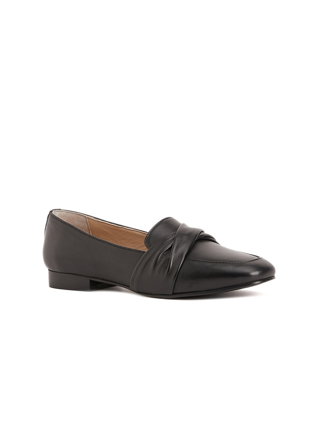 

Peach Flores Women Solid Leather Loafers, Black