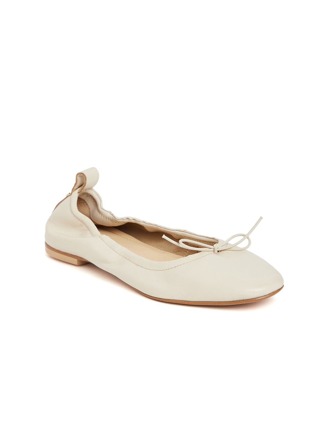 

Peach Flores Round Toe Leather Ballerinas, Off white