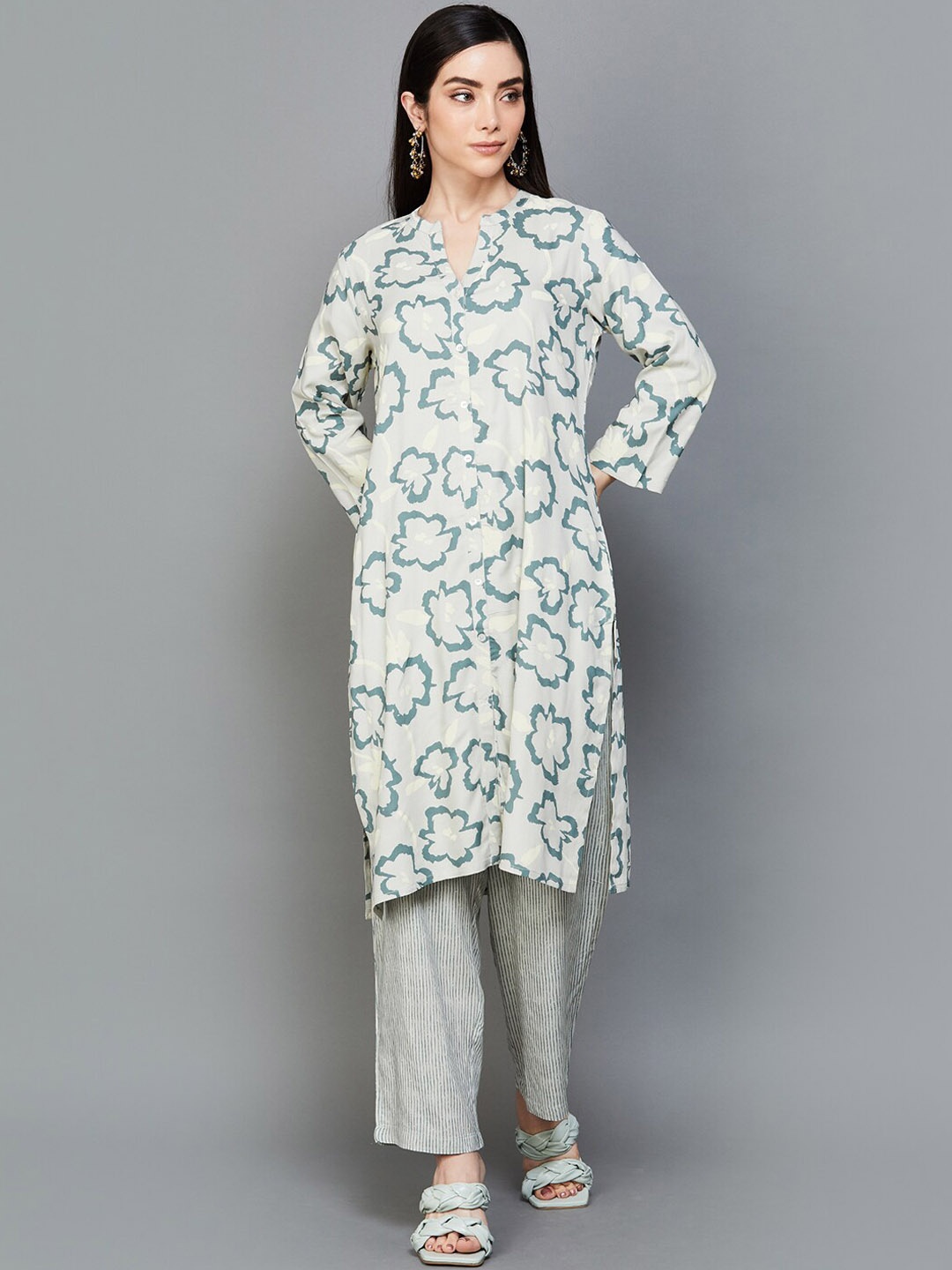 

Melange by Lifestyle Floral Printed Mandarin Collar Kurta with Trousers, Grey