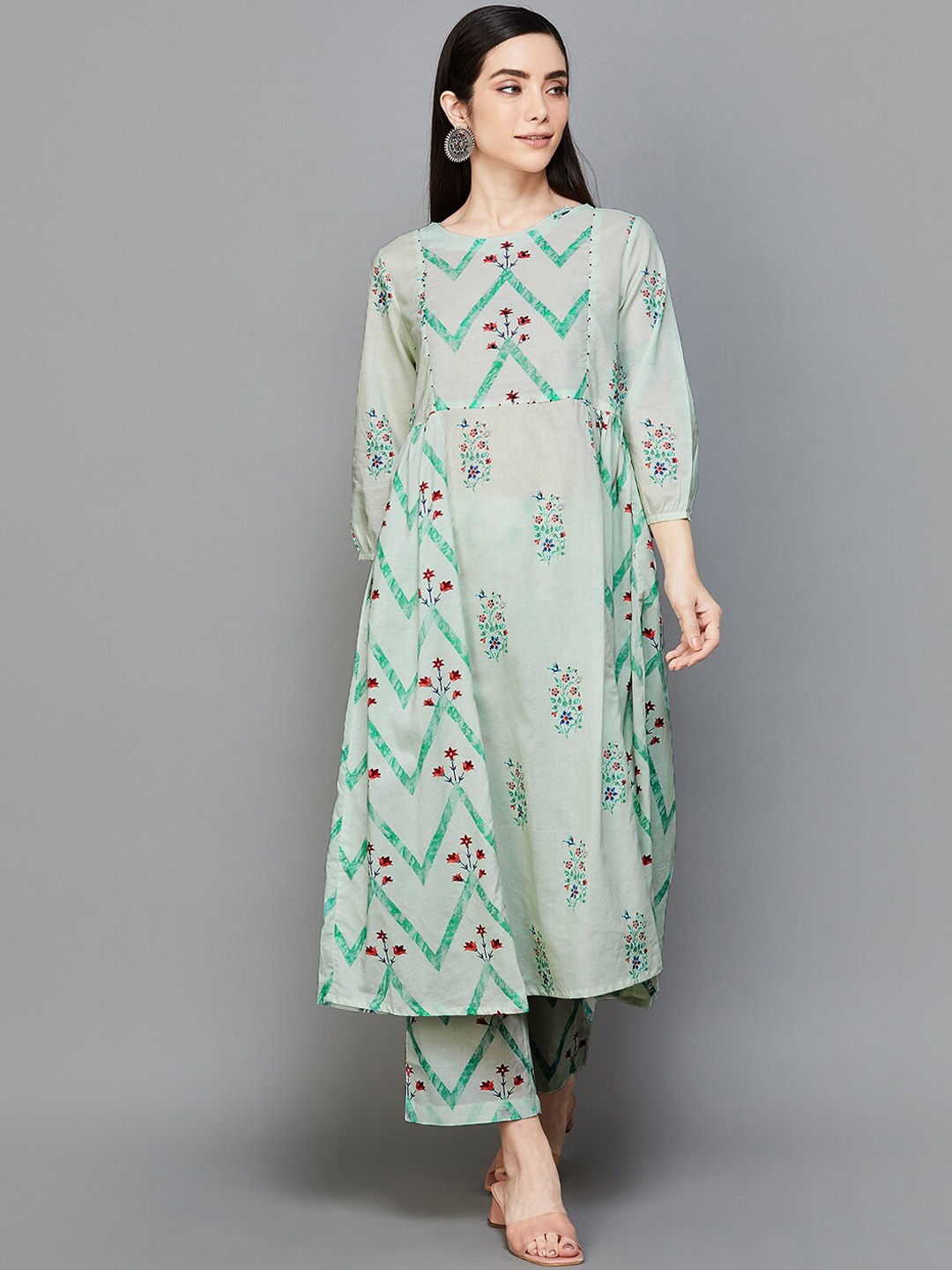 

Melange by Lifestyle Floral Printed A-Line Pure Cotton Kurta with Trousers, Green