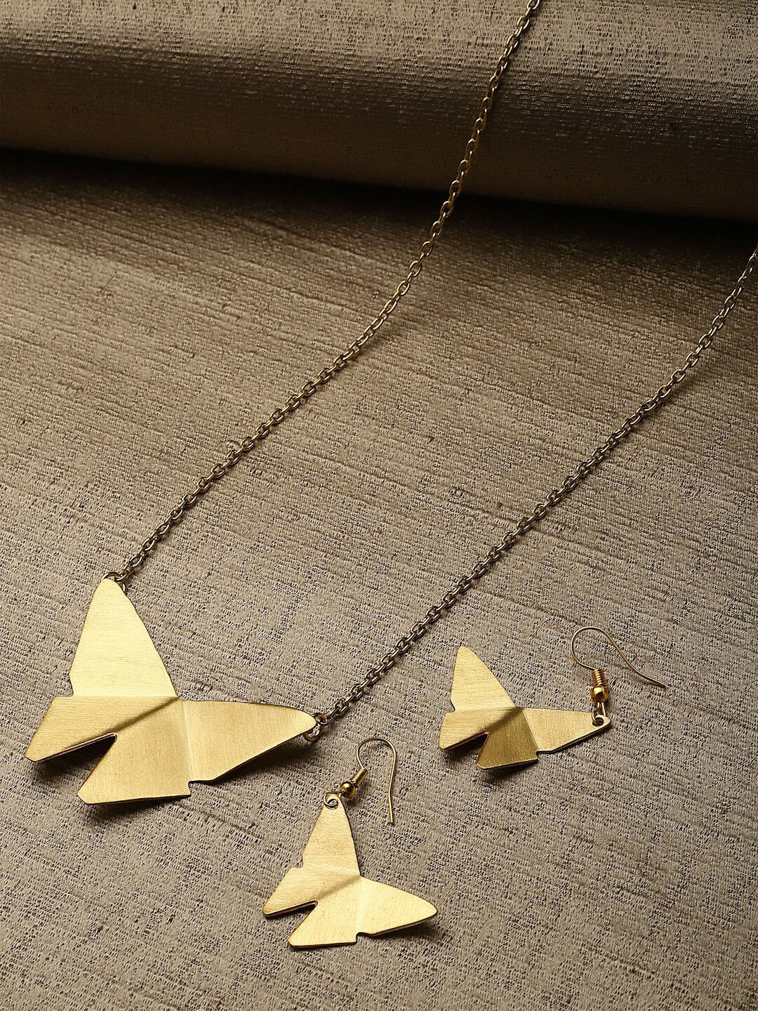 

VOGUE PANASH Gold-Plated Butterfly-Shaped Pendant Set