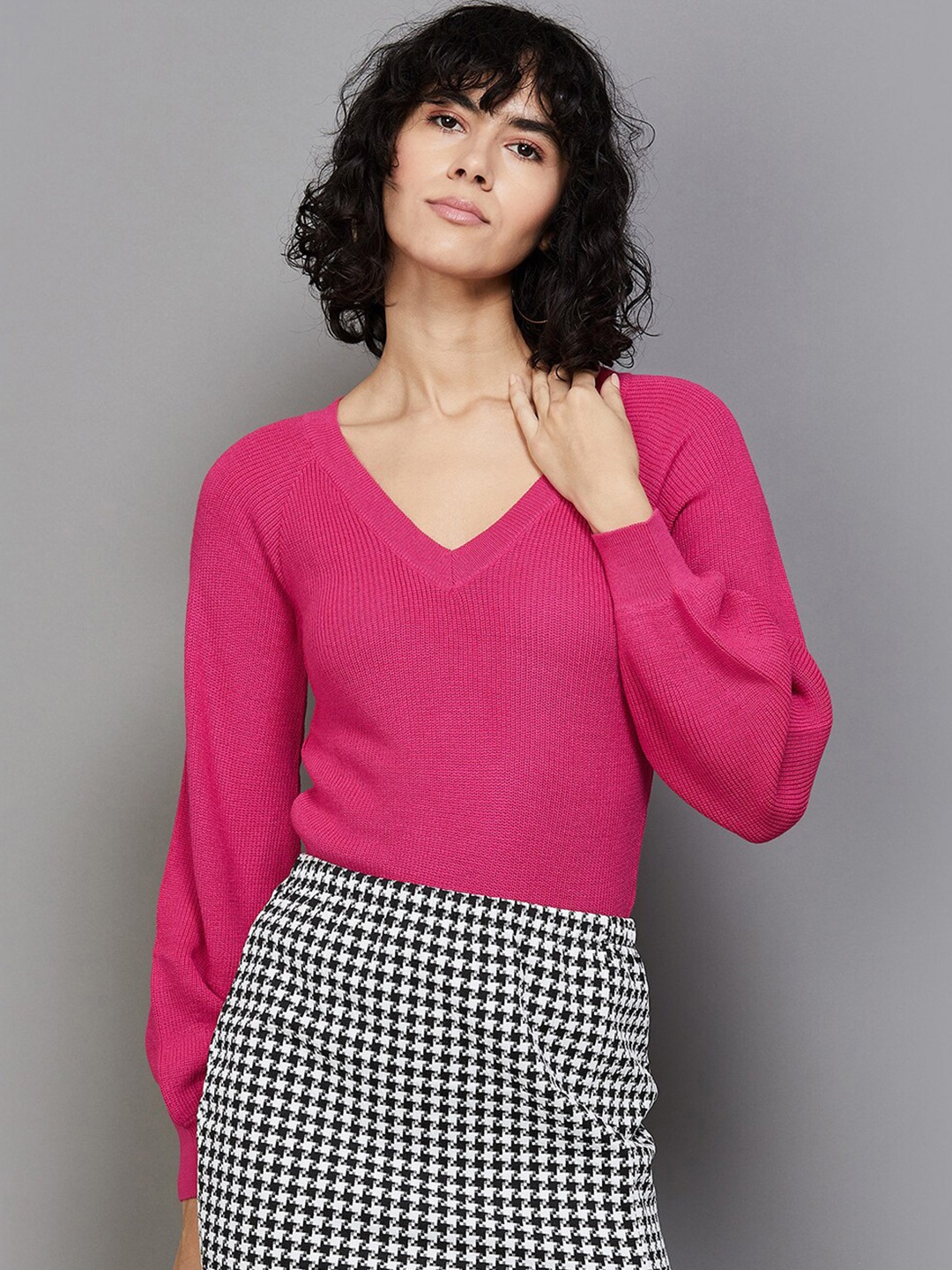 

Ginger by Lifestyle V-Neck Raglan Sleeves Top, Pink