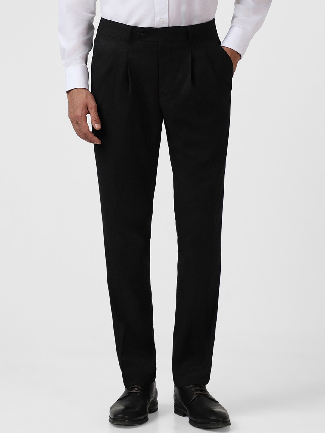 

Van Heusen Men Plain Pleated Slim Fit Formal Trousers, Black