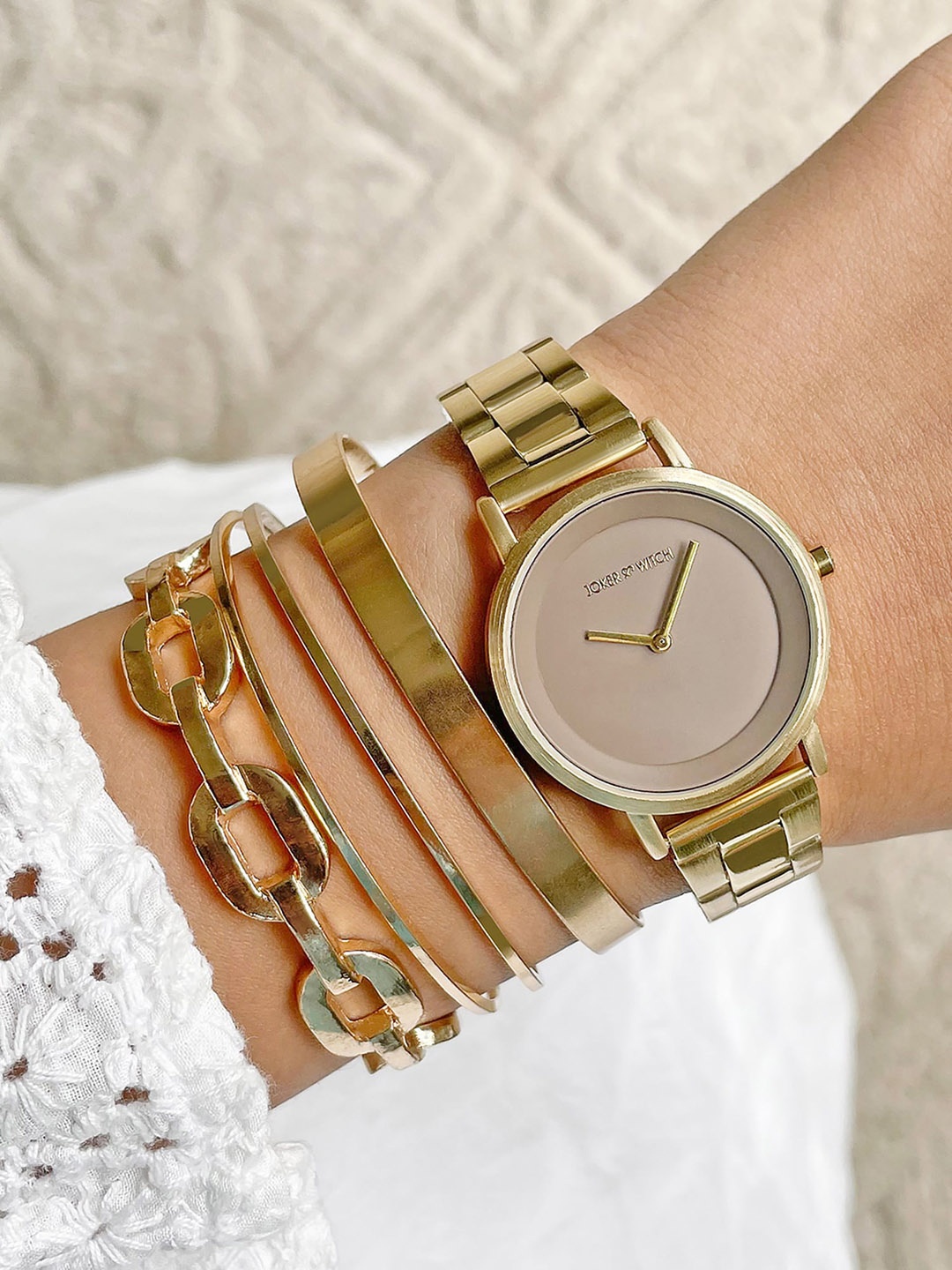 

JOKER & WITCH Women Deandra Watch & Bracelet Set Gift Set JWBS769, Gold