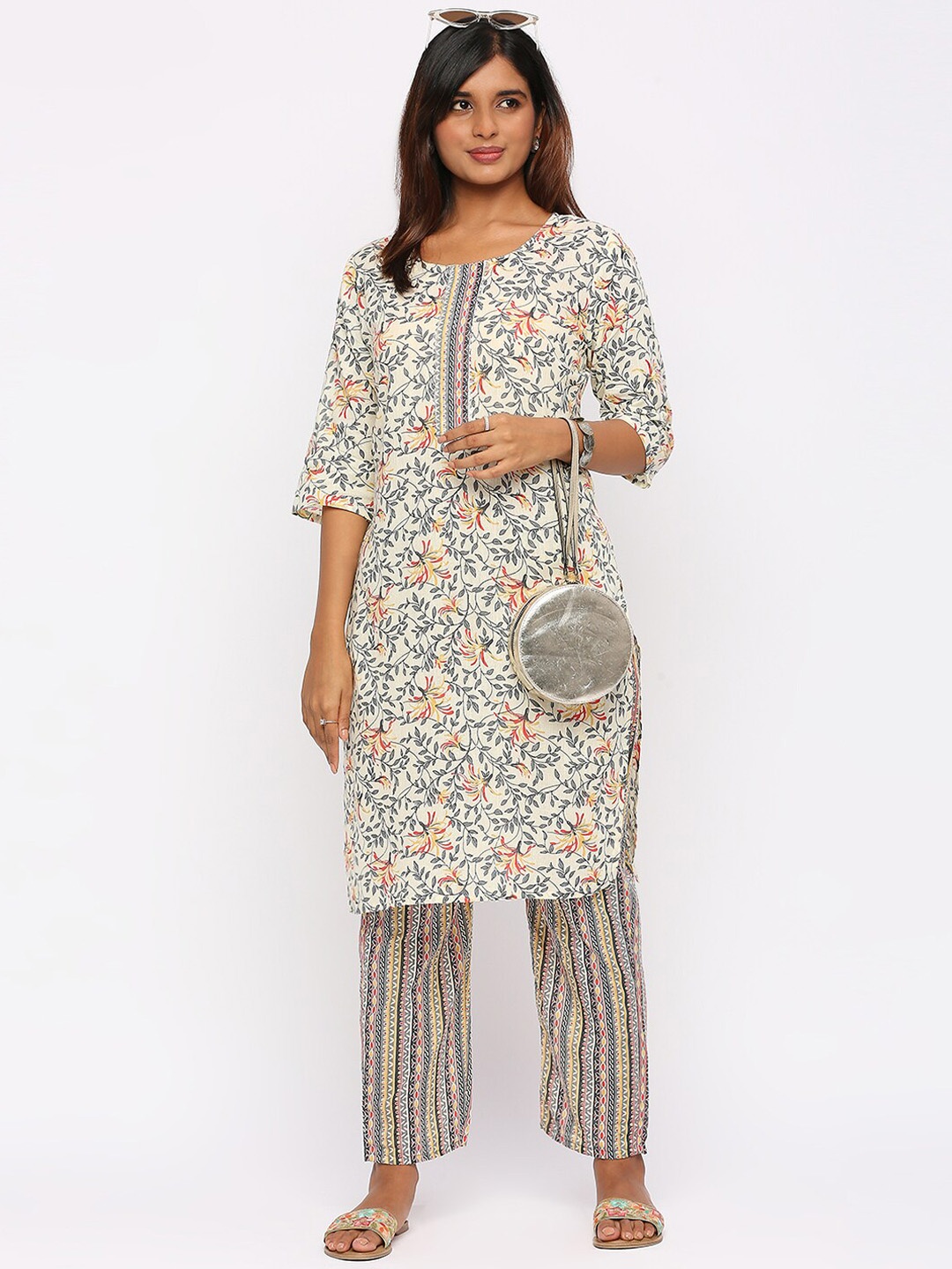 

ZRI Floral Printed Gotta Patti Pure Cotton Straight Kurta With Trousers, Cream