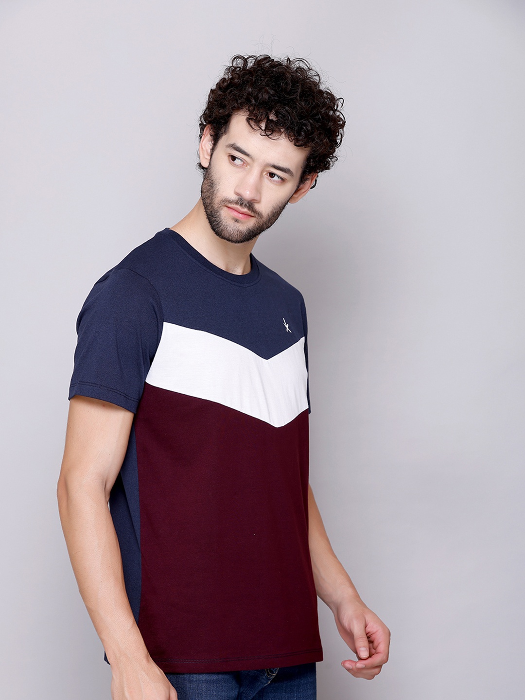 

Roadster Colourblocked Cotton Tshirt, Navy blue