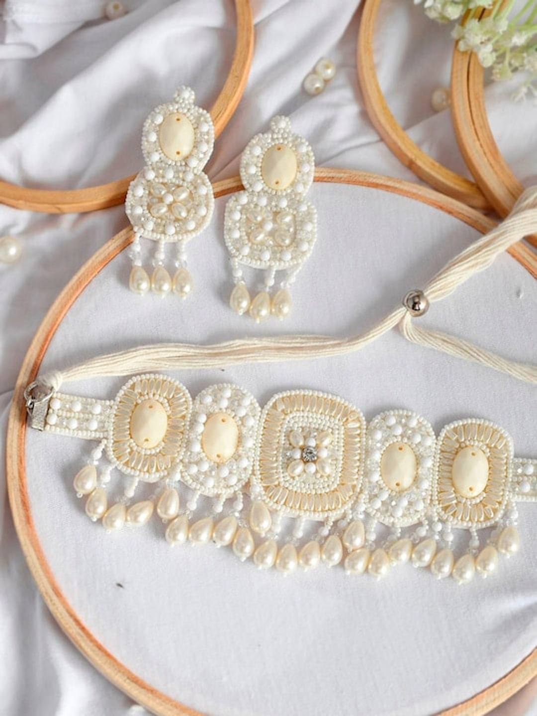 

Infuzze Stone-Studded & Beaded Jewellery Set, White