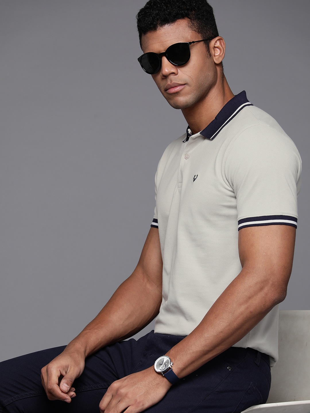 

Allen Solly Men Grey Polo Collar T-shirt