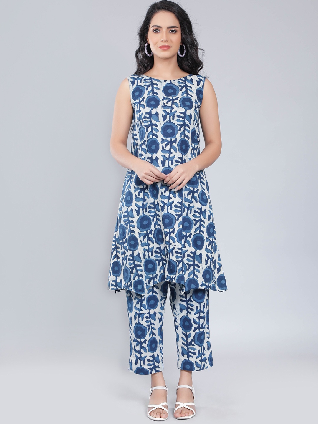 

Sajke Floral Printed Pure Cotton A-Line Kurta with Trousers, Navy blue