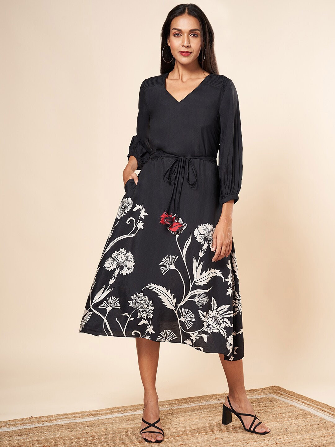 

Marigold Lane Floral Printed V-Neck Puff Sleeves Fit & Flare Midi Dress, Black