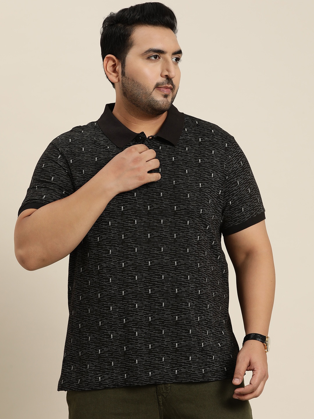 

Sztori Men Printed Polo Collar Pure Cotton T-shirt, Black