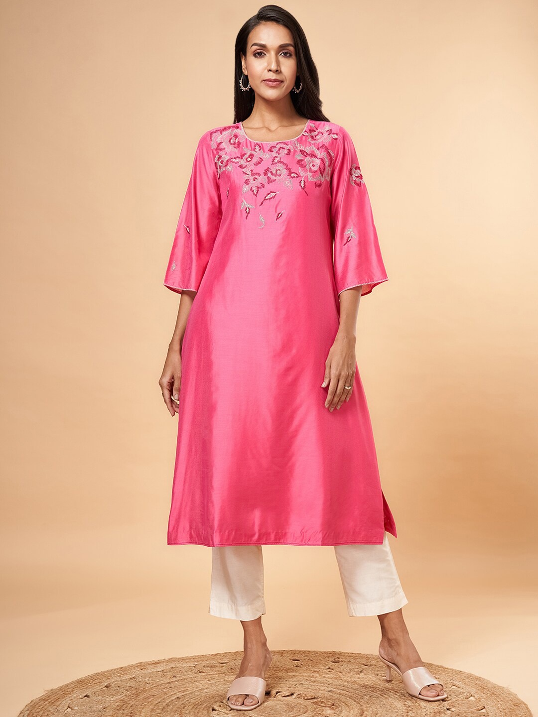 

Marigold Lane Floral Yoke Design Chanderi Silk Kurta, Fuchsia