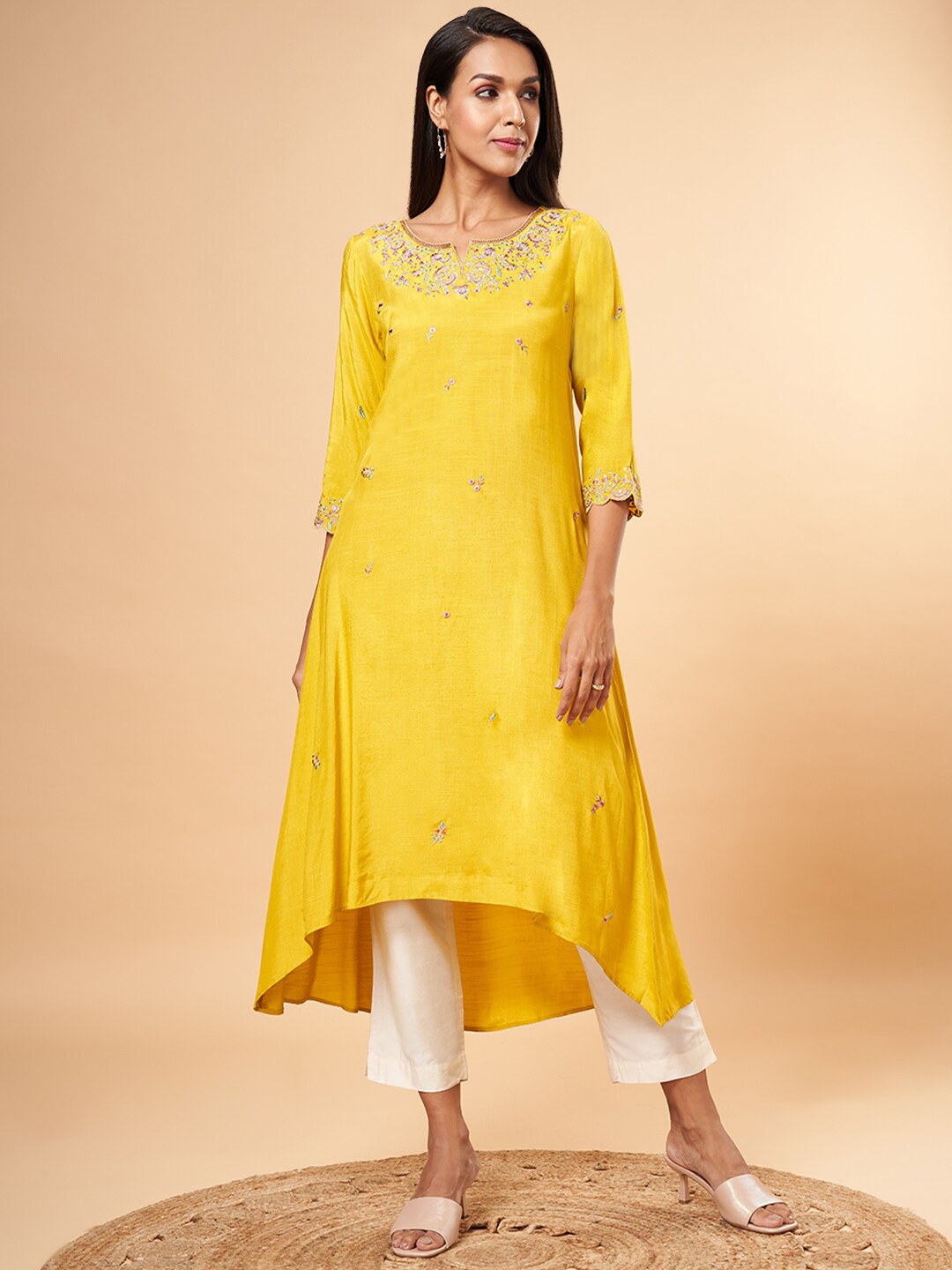

Marigold Lane Floral Embroidered Round Neck High Low Kurta, Yellow