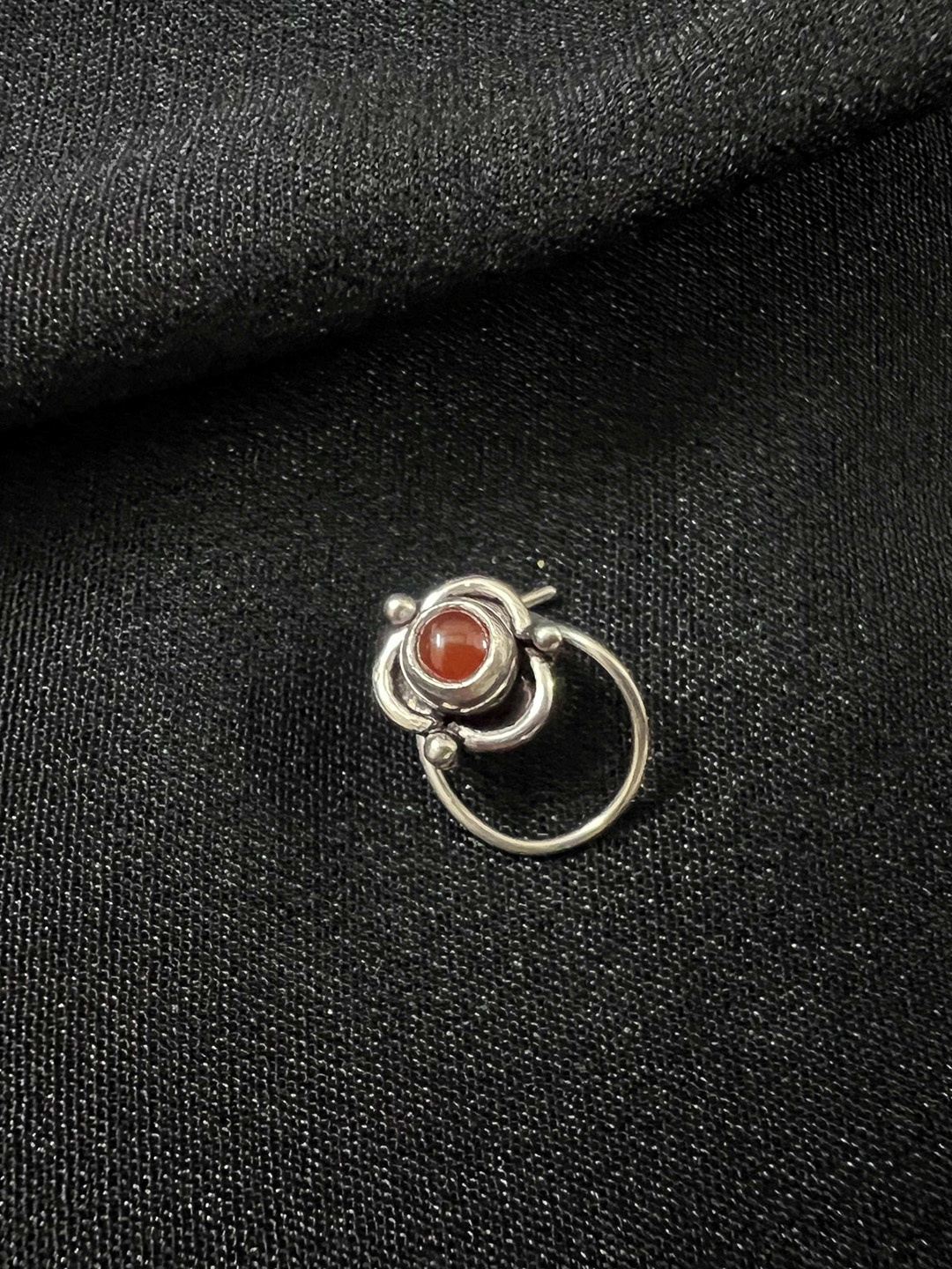 

Arte Jewels Sterling Silver Oxidized Stone Studded Nosepin