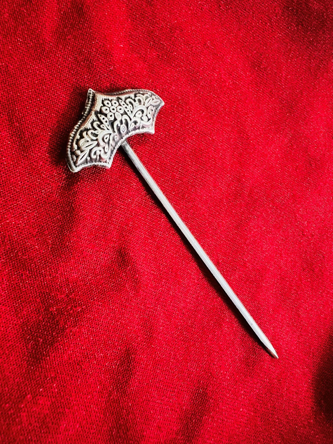 

Arte Jewels Silver Oxidised Hair pin