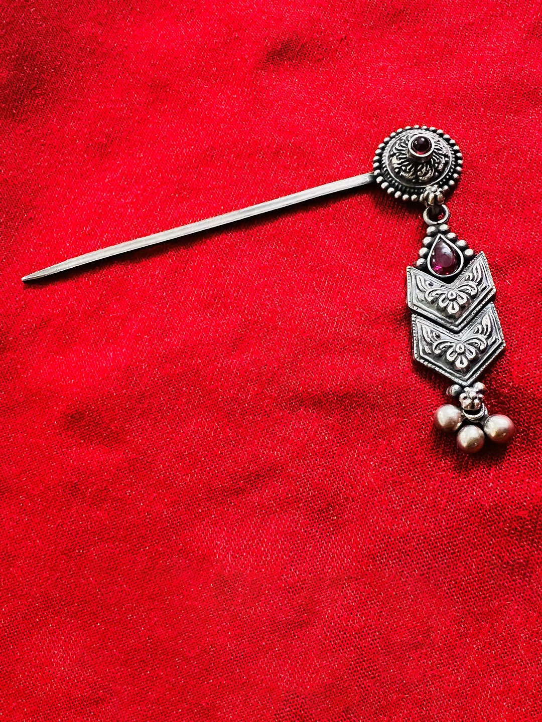 

Arte Jewels Oxidised Silver Hair Pin