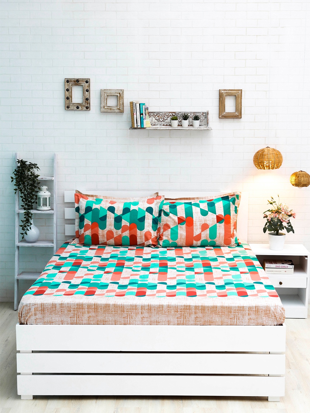 

Ariana Red & Green Printed 144 TC King Bedsheet with 2 Pillow Covers