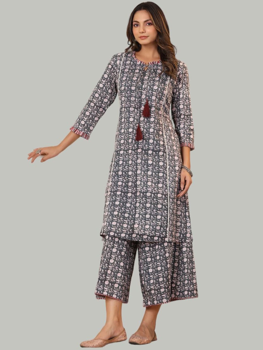 

Shuddhi Floral Printed Regular Pure Cotton Kurta With Palazzos, Grey