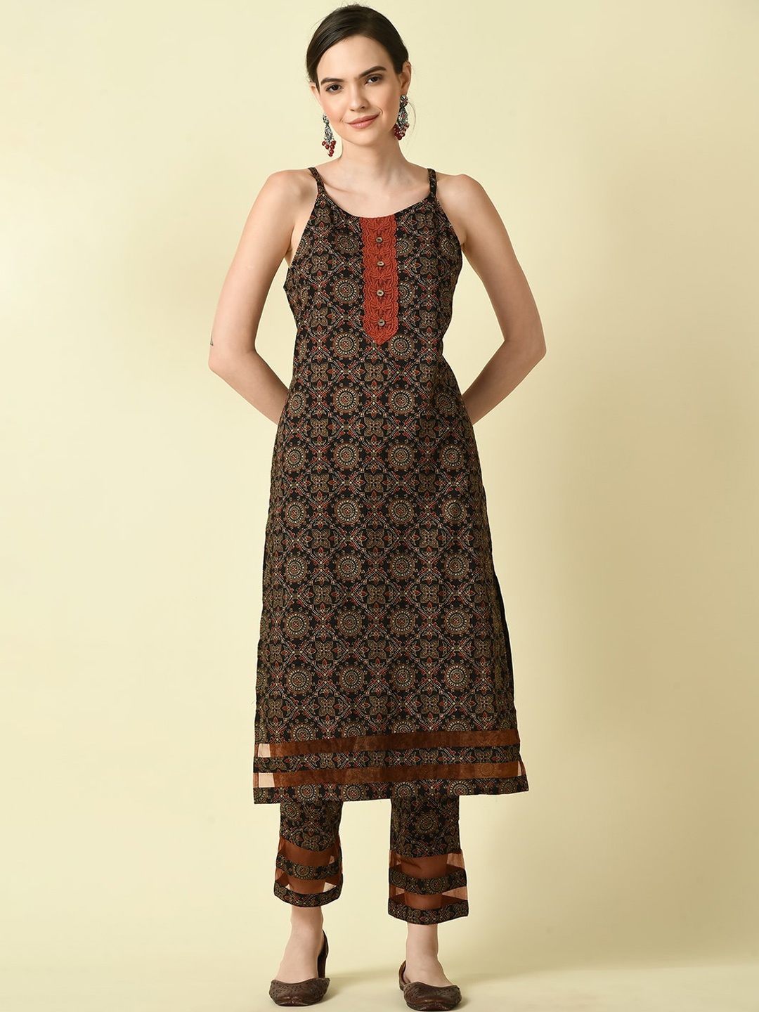 

KALINI Ethnic Motifs Embroidered Pure Cotton Kurta, Black