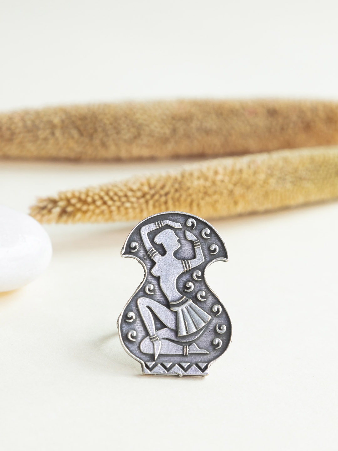 

Infuzze Silver-Plated Textured Oxidized Finger Ring
