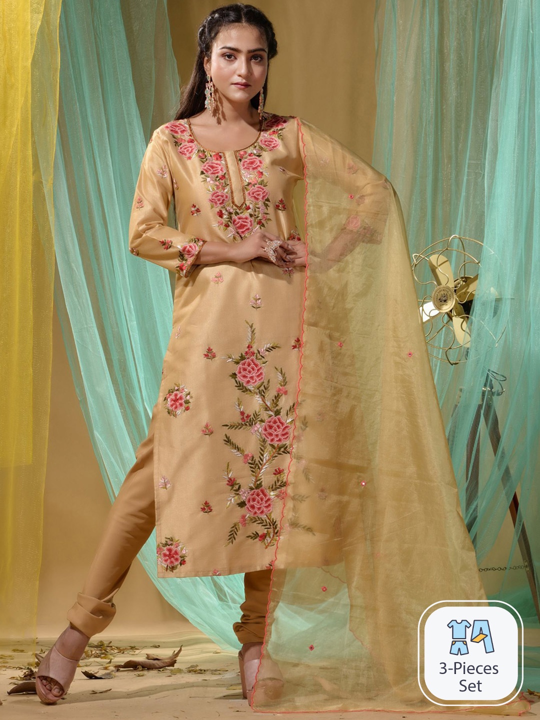 

Disli Floral Embroidered Regular Thread Work Kurta With Churidar & With Dupatta, Beige