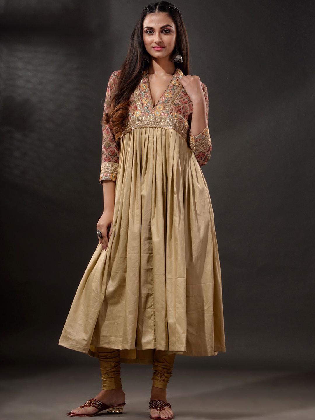 

Disli Floral Printed Sequinned Empire Kurta With Churidar, Gold