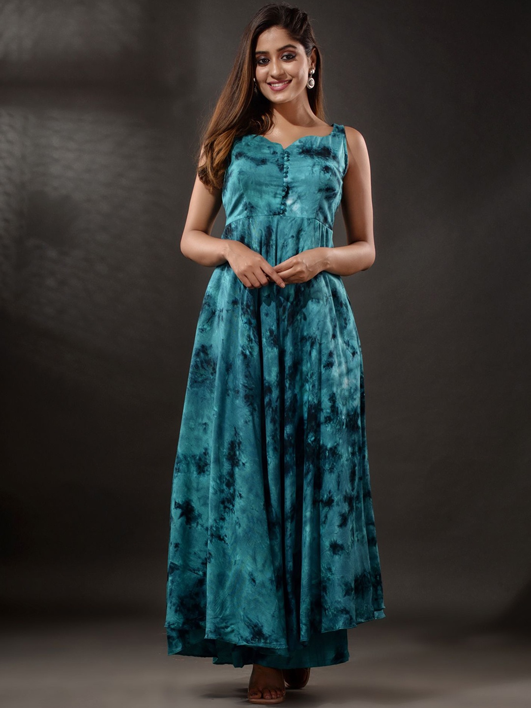 

Disli Ombre Dyed Regular Pure Cotton Anarkali Kurta With Palazzos, Turquoise blue