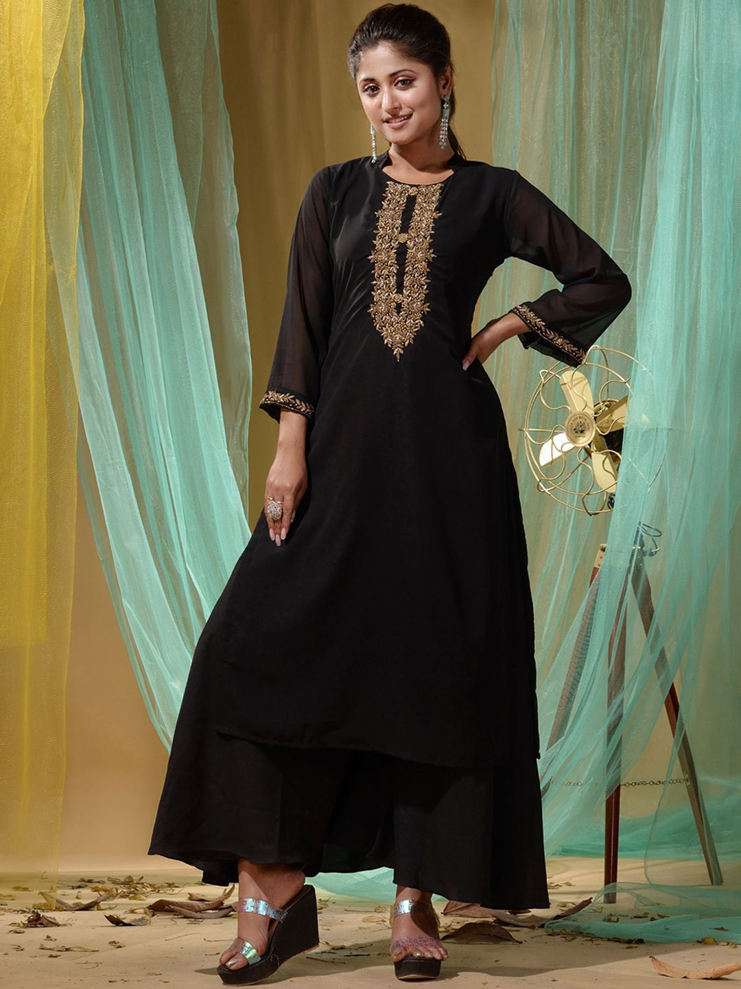 

Disli Floral Embroidered Georgette Kurta A-line with Palazzos, Black