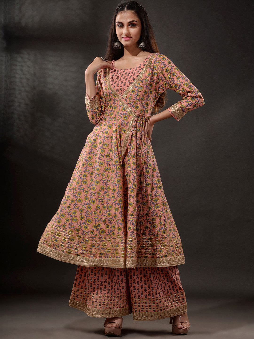 

Disli Floral Printed Angrakha Sequinned Pure Cotton Kurta With Palazzos, Peach