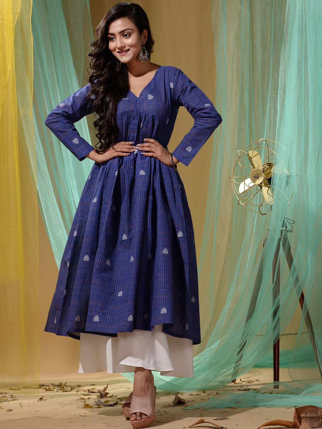 

Disli Checked Empire Pure Cotton Kurta with Trousers, Blue