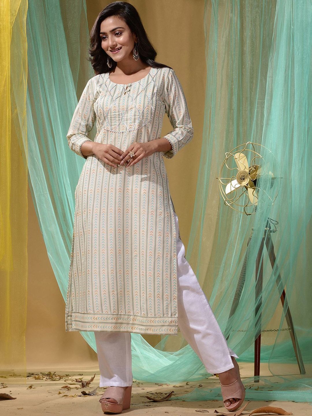

Disli Ethnic Motifs Printed Regular Gotta Patti Pure Cotton Kurta With Trousers, Cream