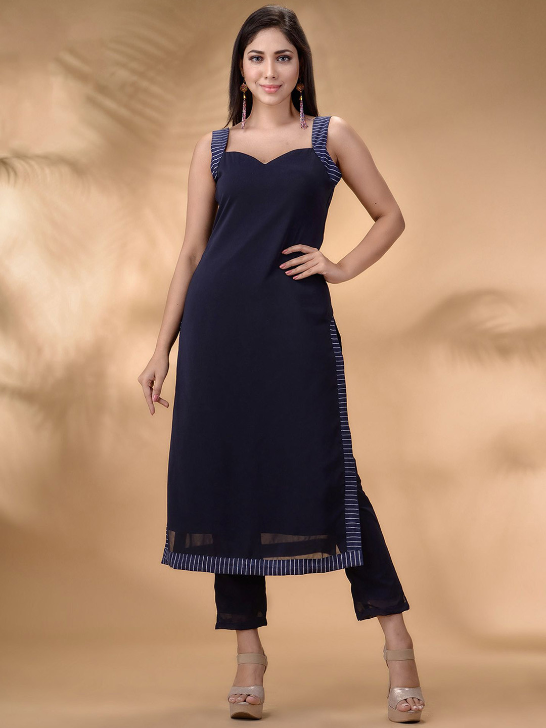 

Disli Sweetheart Neck Sweetheart Neck Kurta With Trousers, Blue