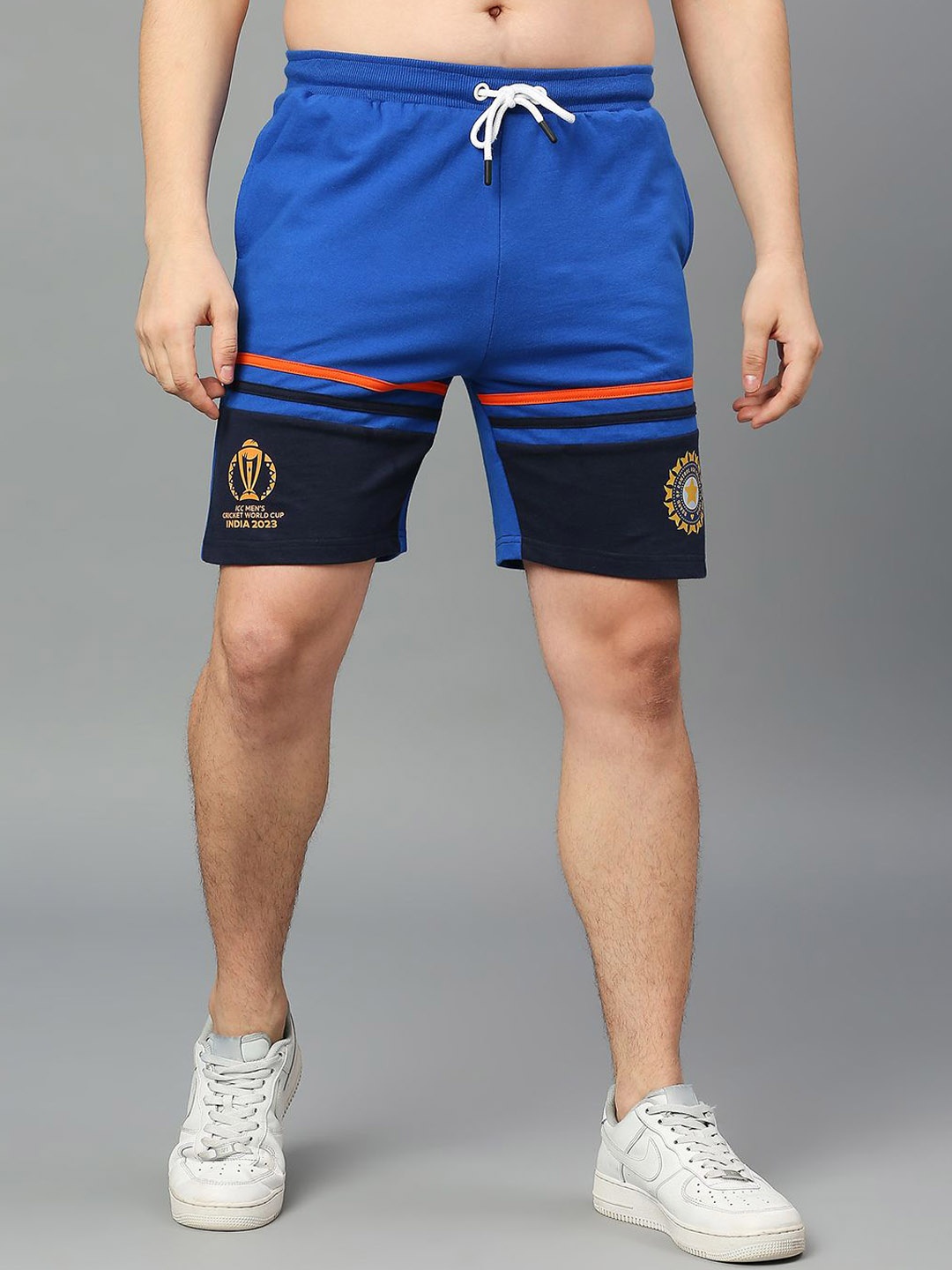 

FanCode Men Colourblocked Mid-Rise Sports Shorts, Blue