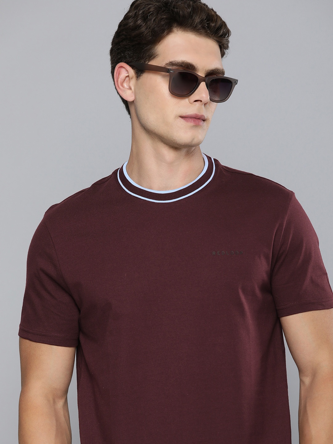 

Levis Pure Cotton Solid Casual T-shirt, Burgundy