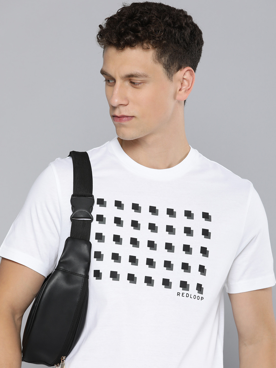 

Levis Pure Cotton Geometric Printed Casual T-shirt, White