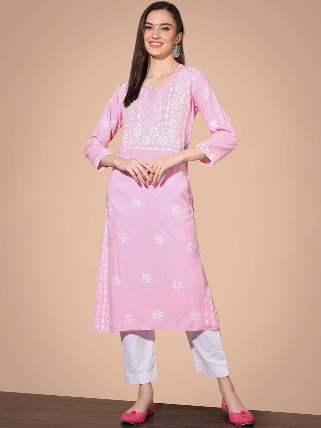 

Ethnava Floral Embroidered Round Neck Thread Work Pure Cotton Straight Kurta, Pink
