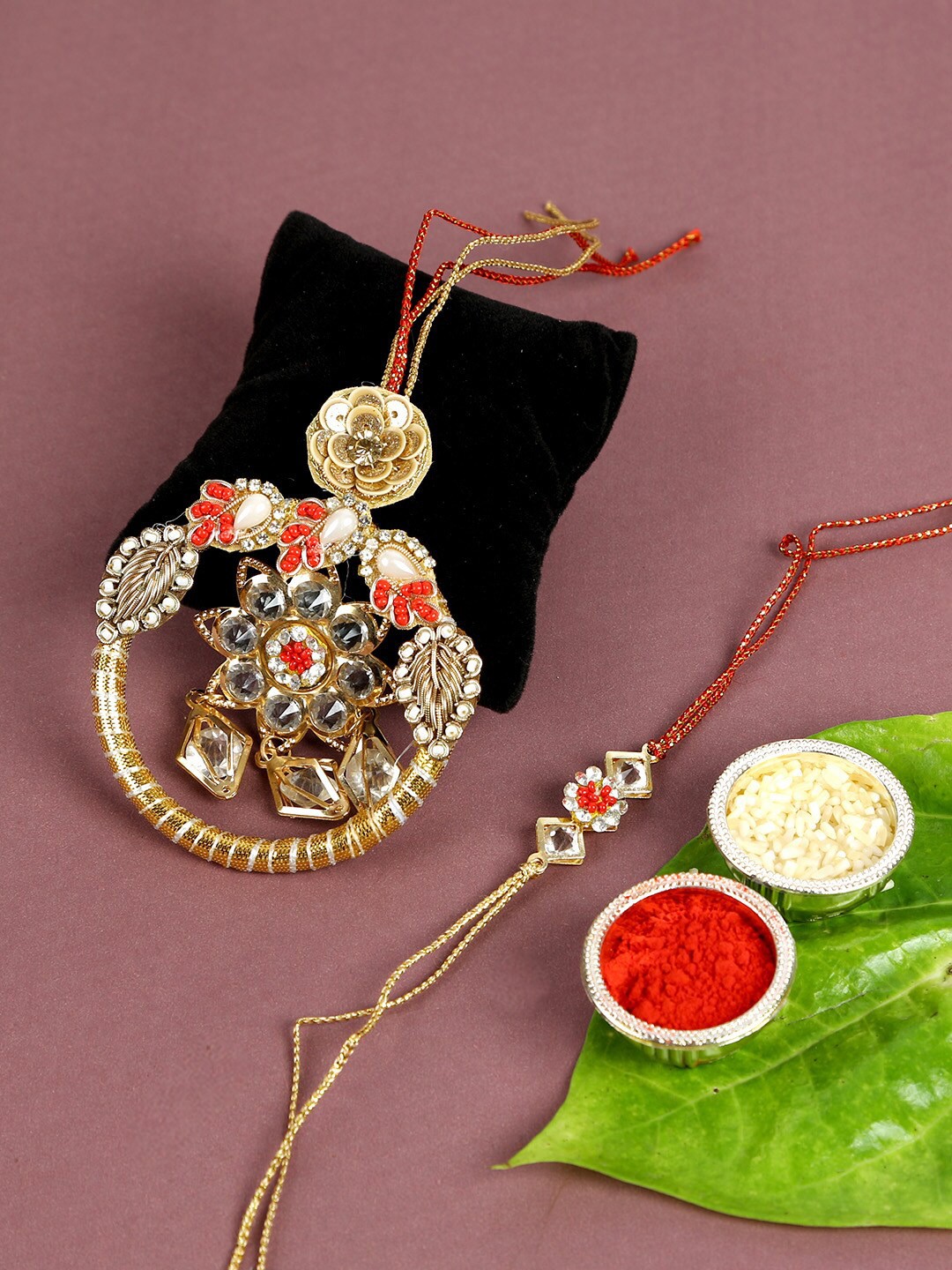 

Aapno Rajasthan Set Of 2 Bhaiya Bhabhi Rakhi, Gold