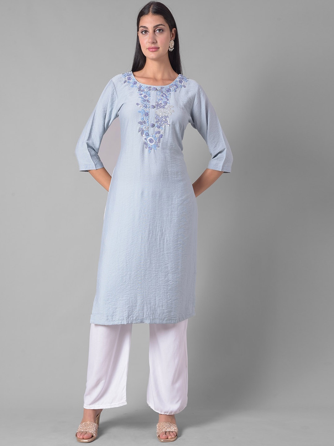 

Dollar Missy Round Neck Three-Quarter Sleeve Thread Work Kurta, Blue