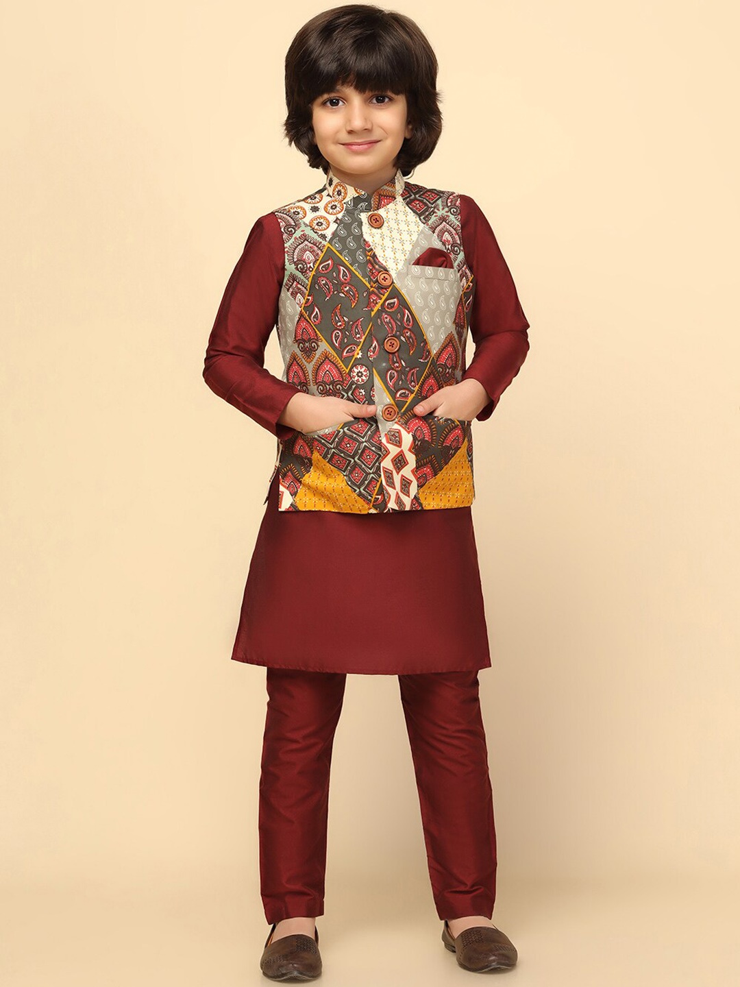 

KISAH Boys Mandarin Collar Thread Work Kurta With Pyjamas & Printed Nehru Jacket, Maroon
