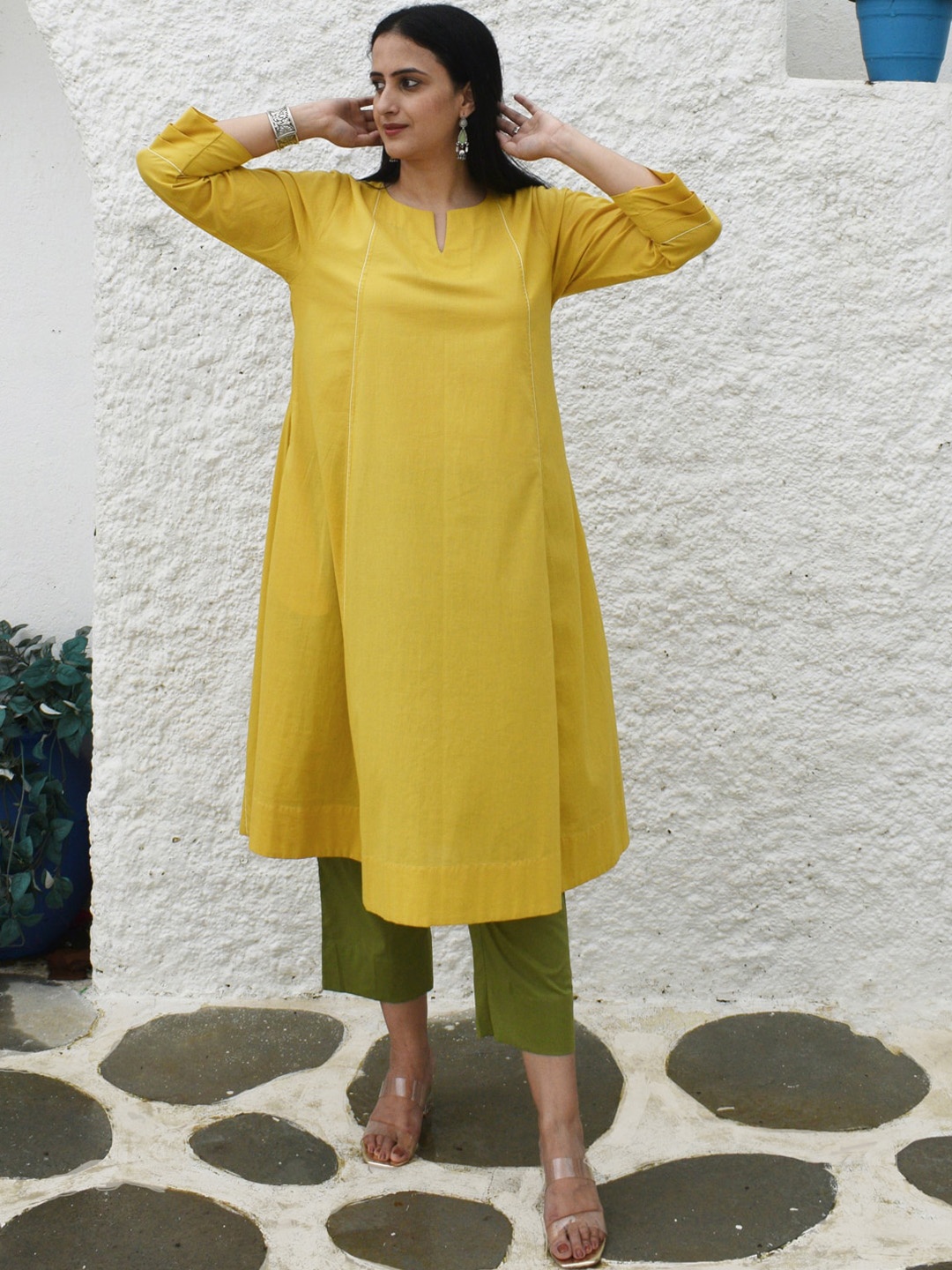 

House of Moxa Notched Neck Regular Pure Cotton Kurta With Pyjamas, Yellow