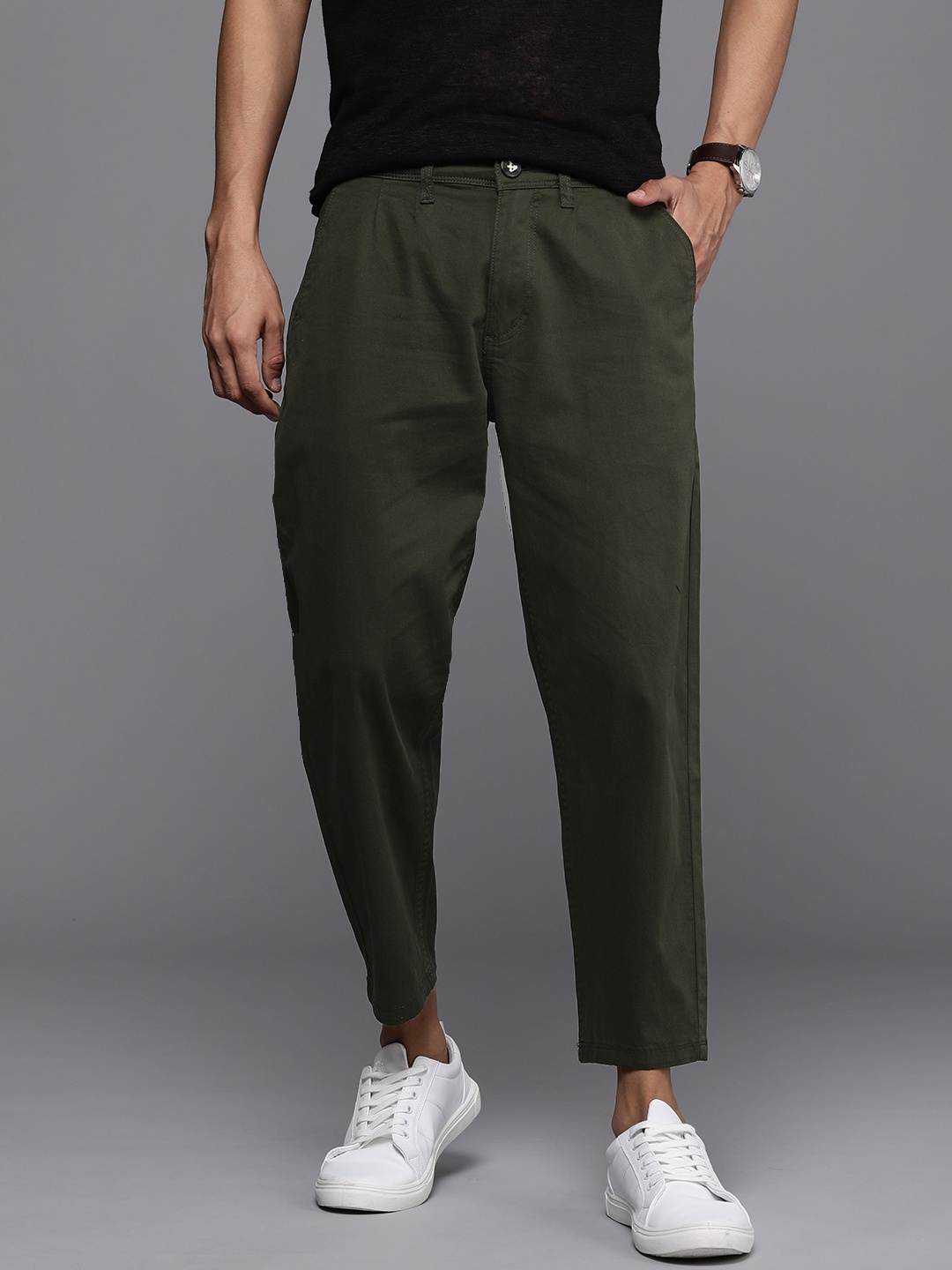 

WROGN Men Tapered Fit Chinos, Olive