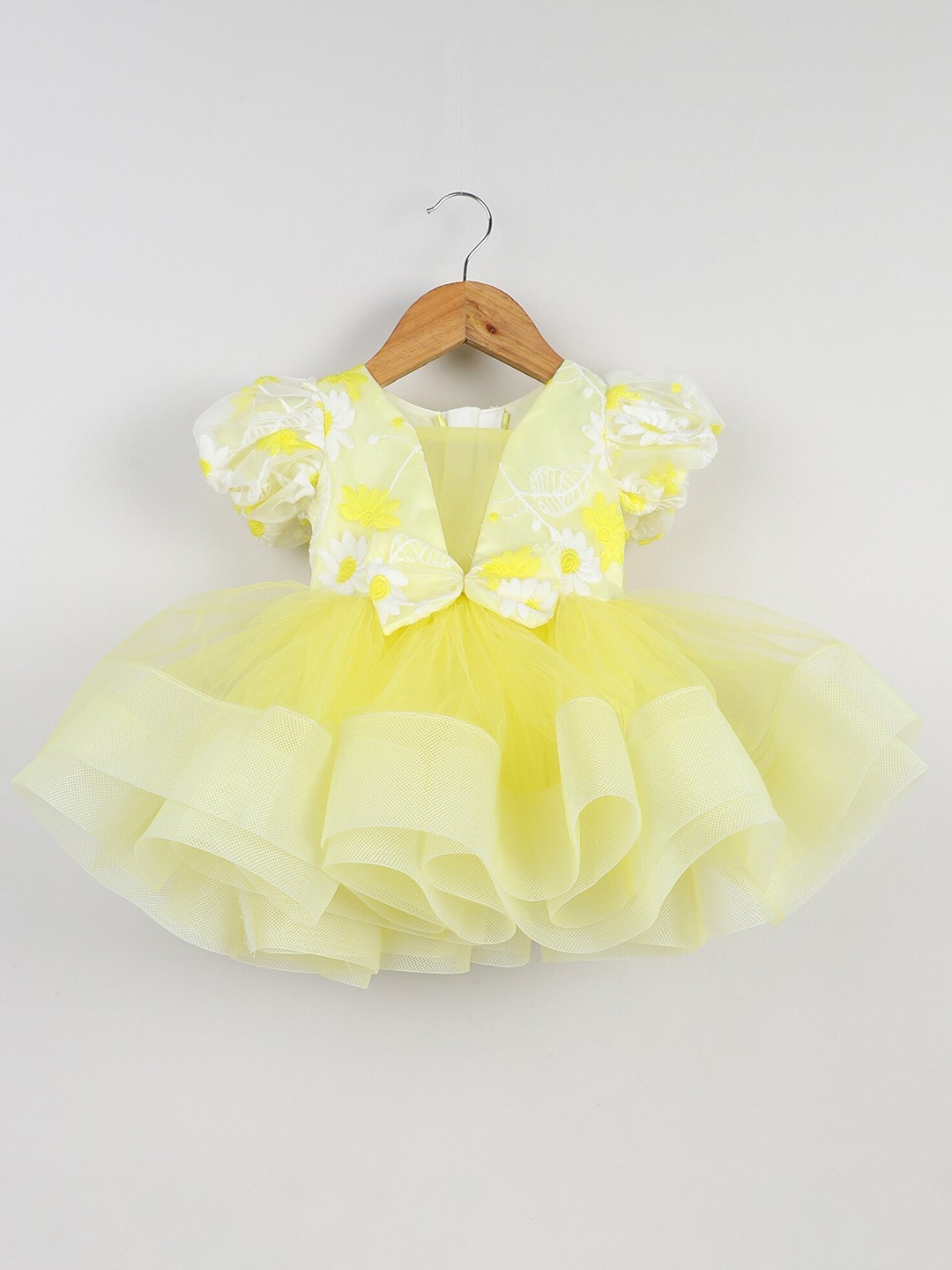 

MANY FROCKS & Girls Self Design Puff Sleeves Gathered Fit & Flare Dress, Yellow