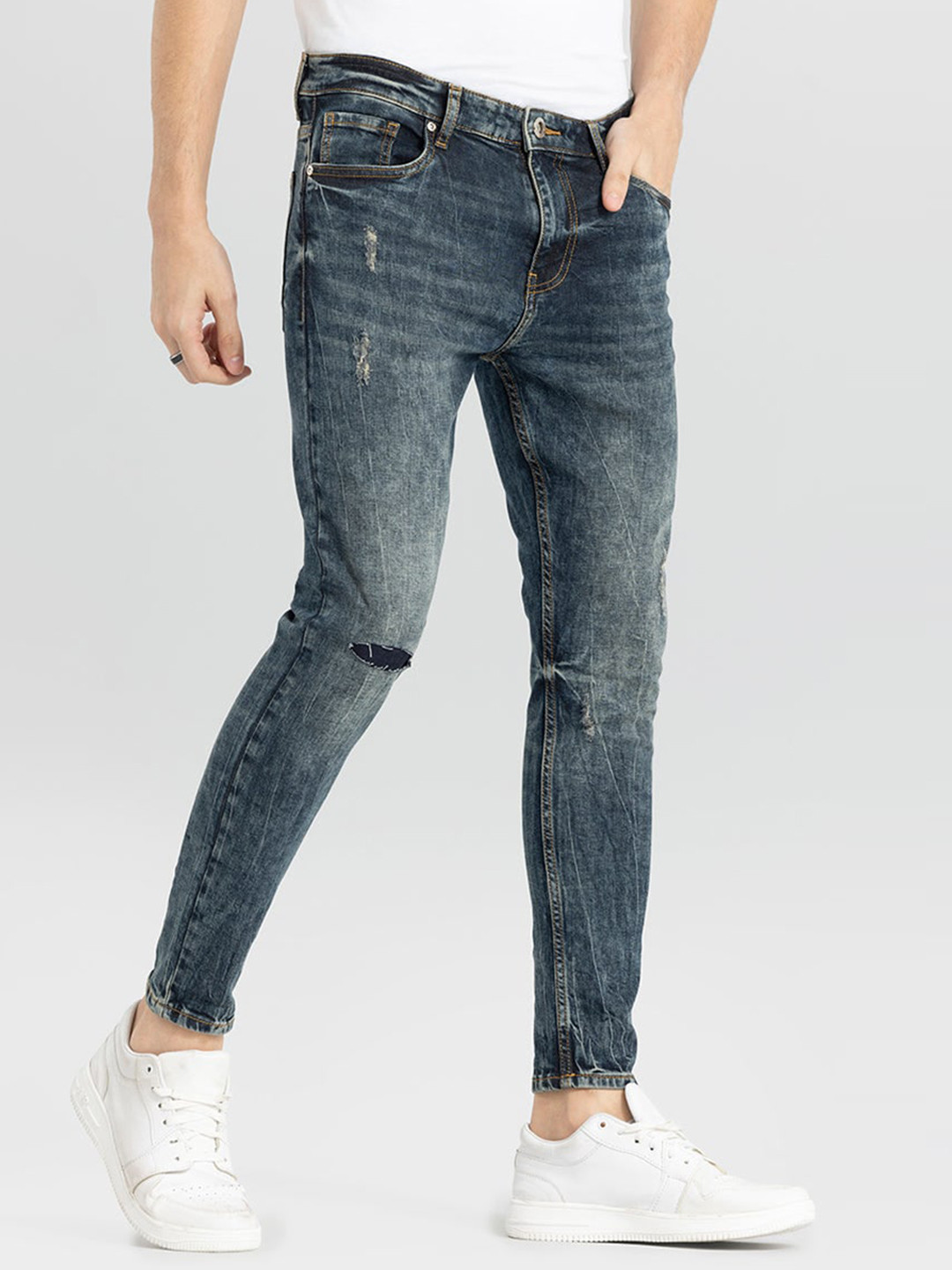 

Snitch Men Skinny Fit Low Distress Heavy Fade Stretchable Jeans, Black