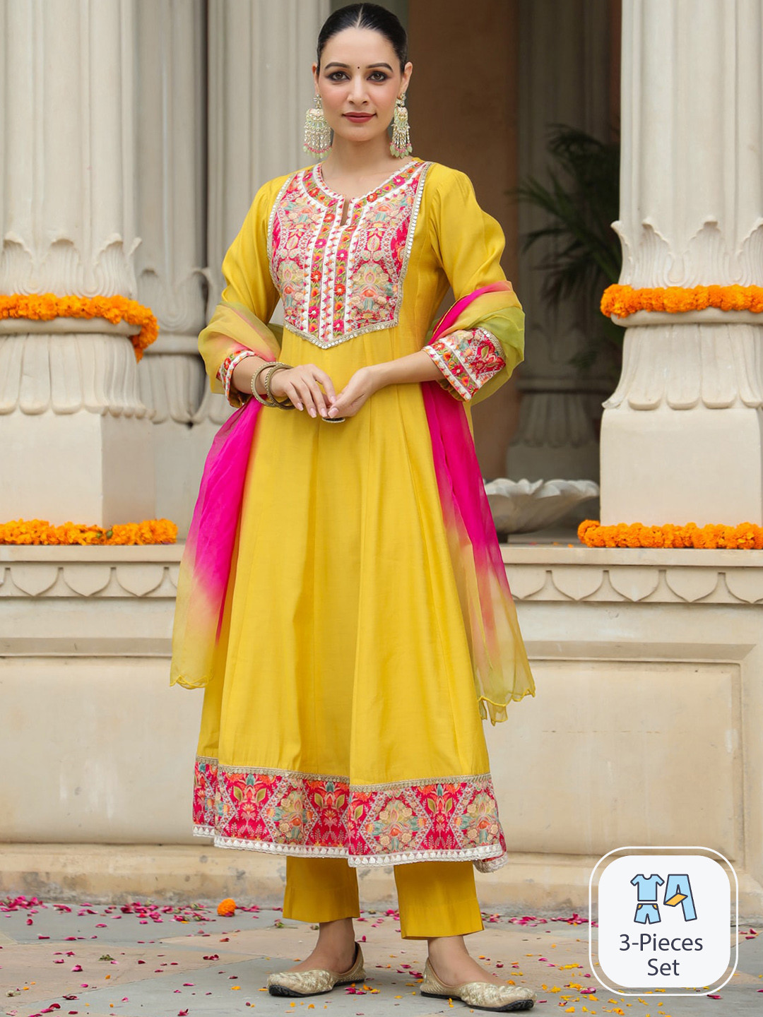 

Rain & Rainbow Floral Sequinned Embroidered Panelled Kurta Set, Mustard