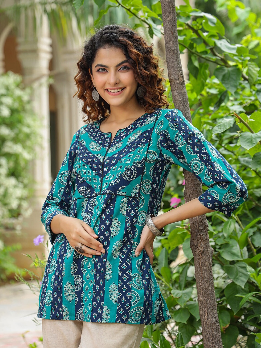 

Rain & Rainbow Ethnic Motifs Printed Pure Cotton Kurti, Teal