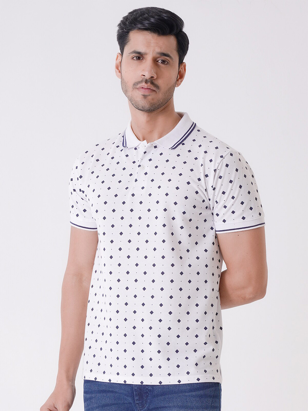 

UrbanMark Polka Dot Printed Polo Collar Casual T-shirt, White