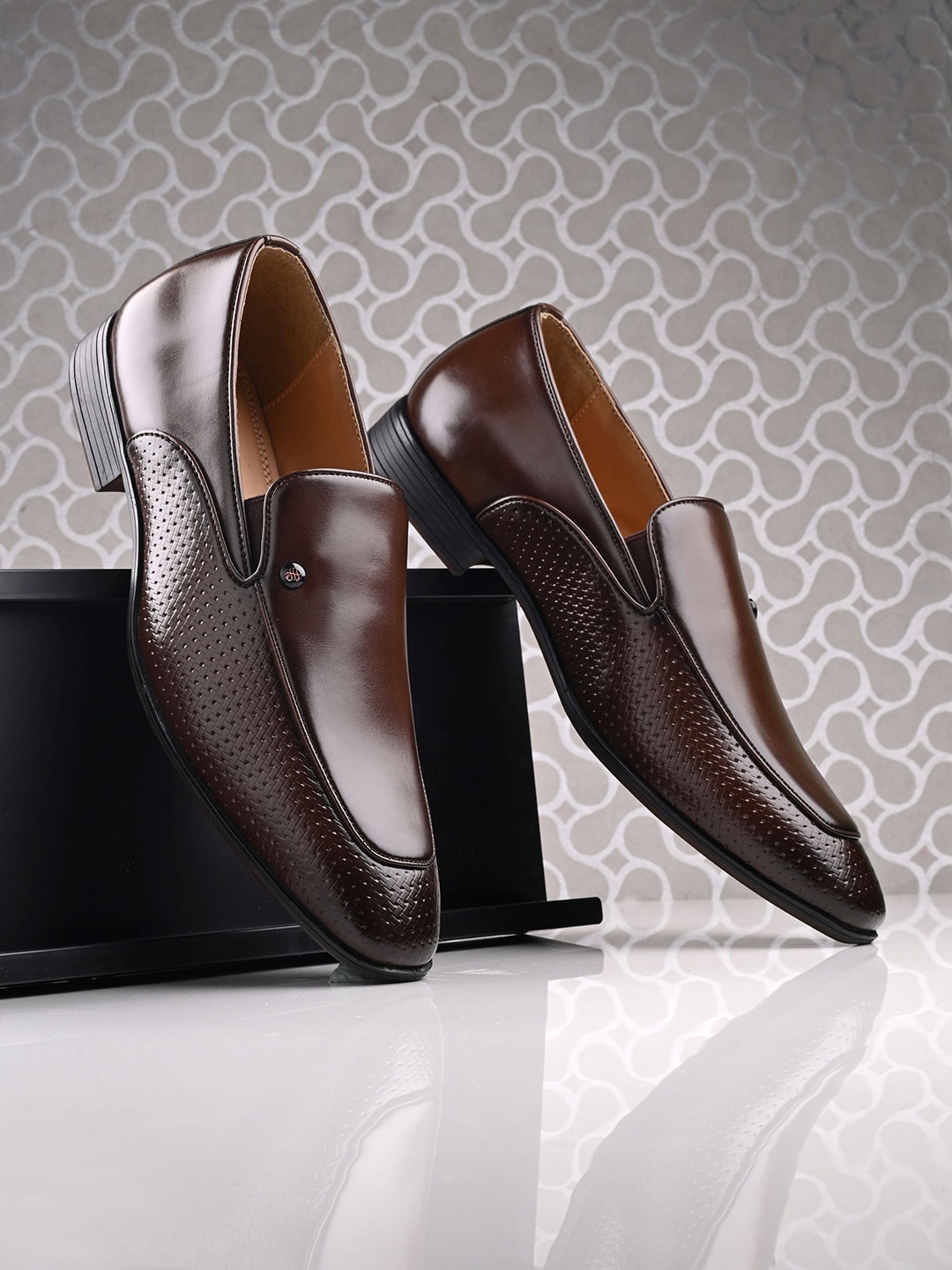 

House of Pataudi Men Textured Formal Loafers, Brown