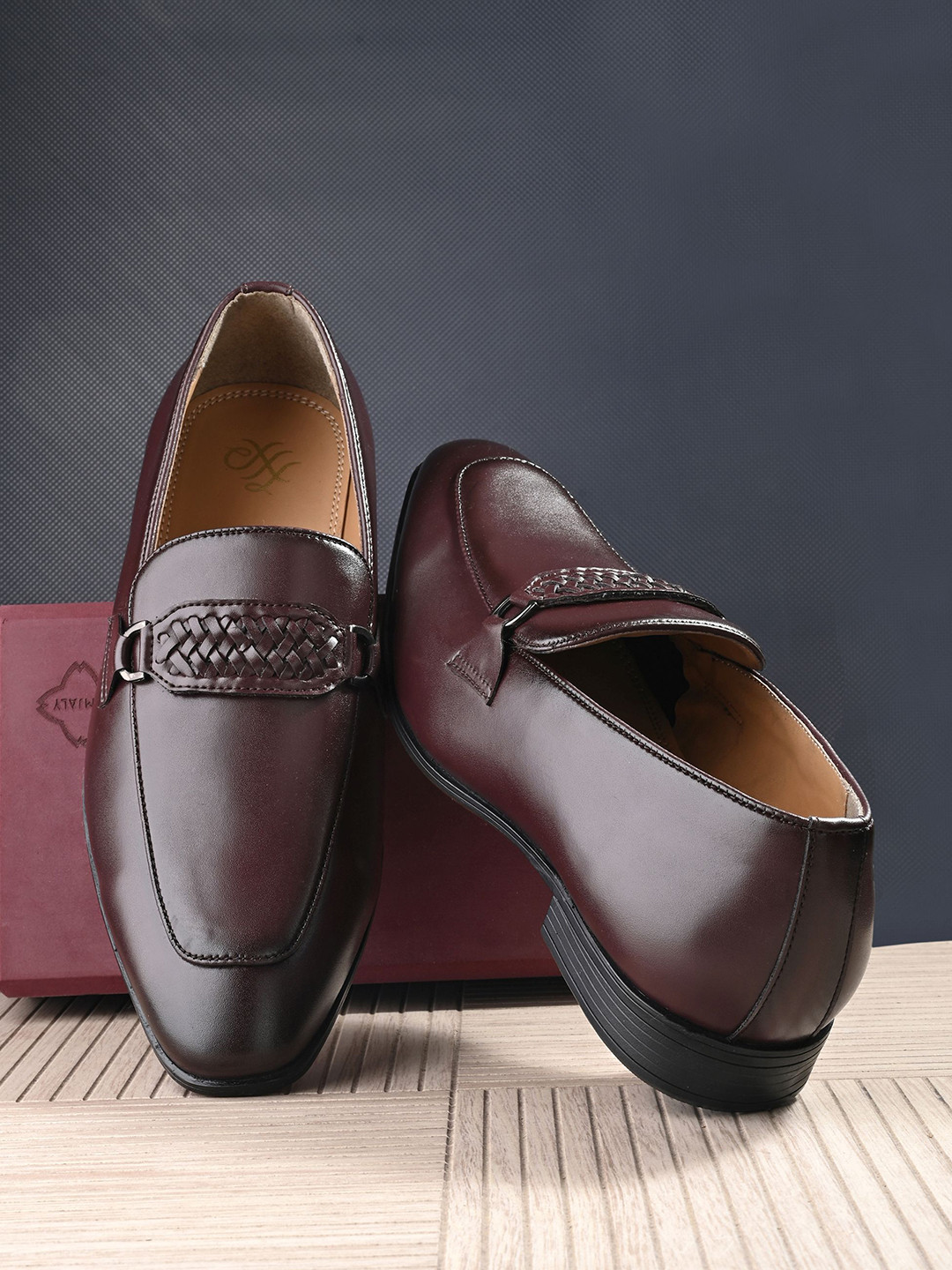 

House of Pataudi Men Textured Formal Loafers, Burgundy