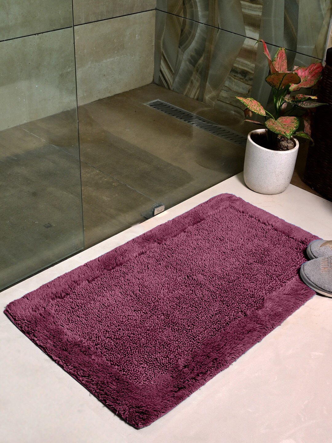 

AVI Living Maroon Self Design 2500 GSM Pure Cotton Bath Rug
